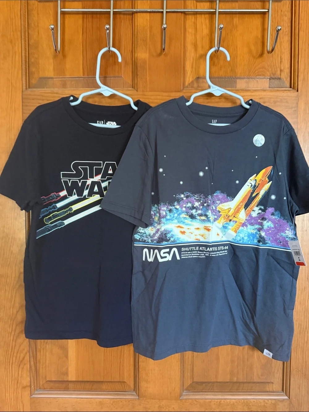 Graphic short sleeve tshirts. Star Wars & space/NASA, M/8